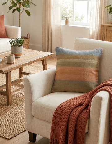 2' 4 x 2' 4 Hand Woven Pillow Wool Square Rug