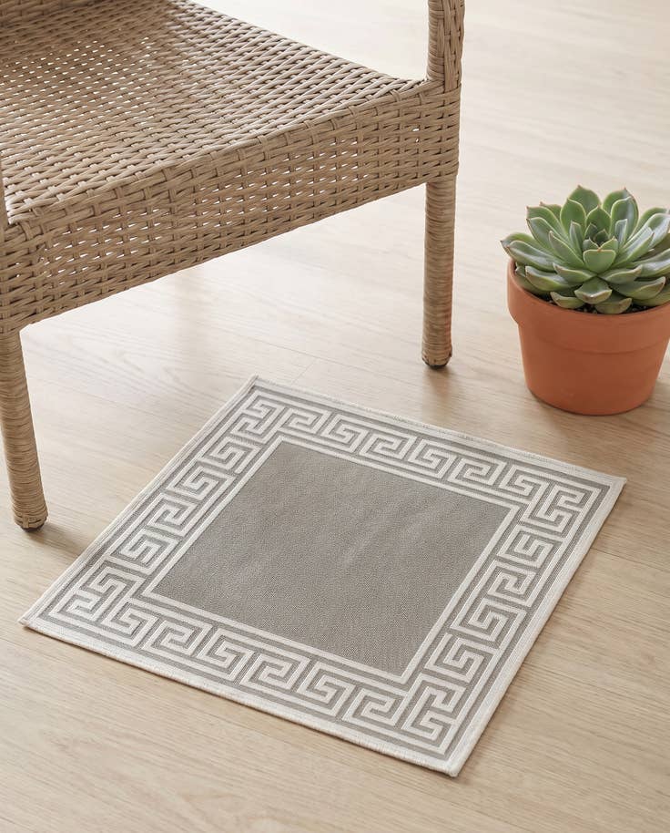 Detail image of 1' 3 x 1' 3 Easy-Clean Coastal Indoor / Outdoor Sample Rug
