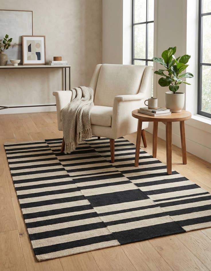 Detail image of 3' 7 x 4' 9  Hand Woven Kilim Modern Wool Rug