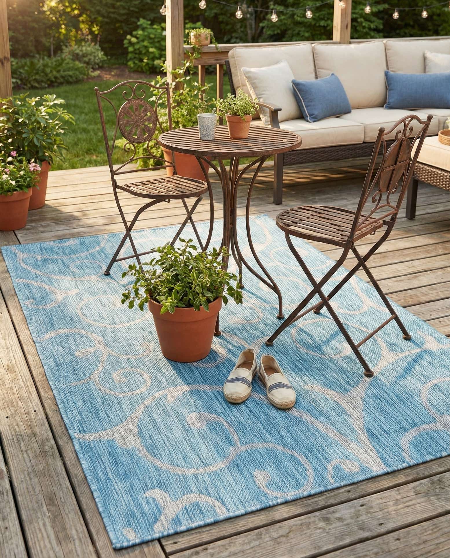 4' x 6' Easy-Clean Botanical Indoor / Outdoor Rug