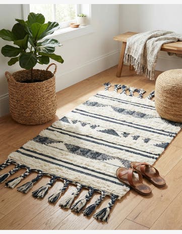2' x 3' 1 Hand Woven Arizona Wool Rug