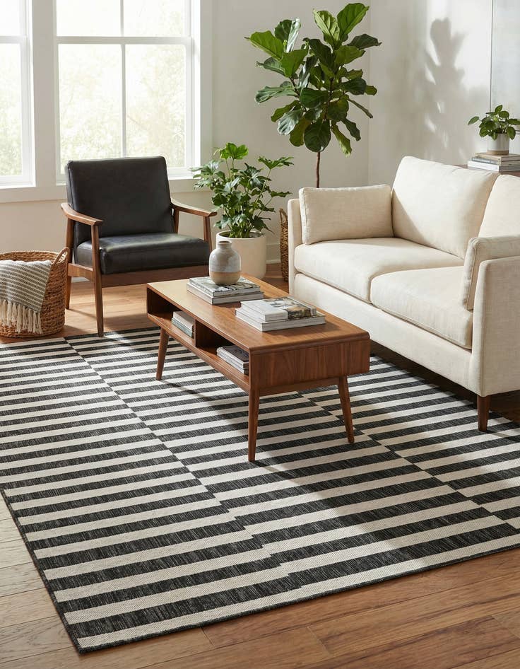 Detail image of 6' x 9'  Washable Striped Indoor / Outdoor Rug