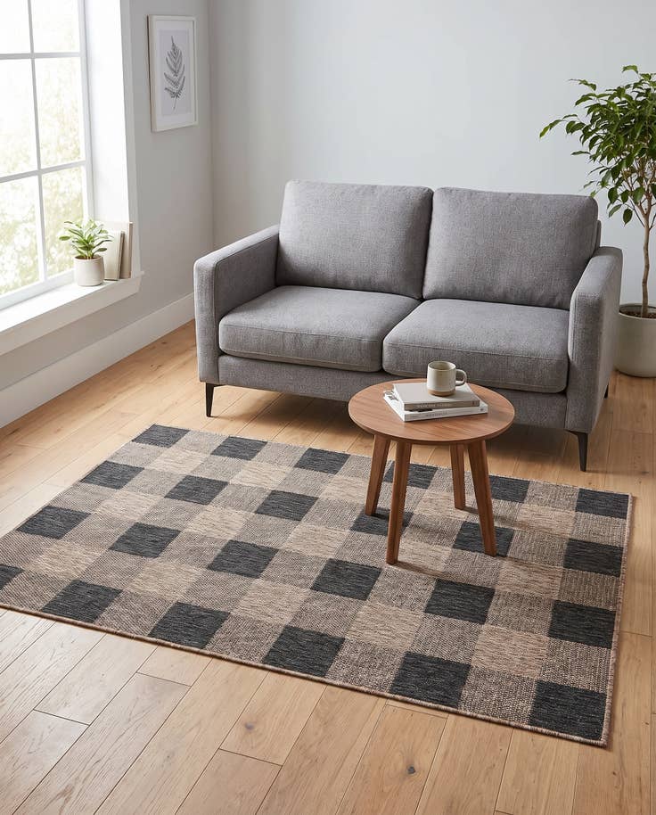 Detail image of 4' x 6' Easy-Clean Checkered Indoor / Outdoor Rug