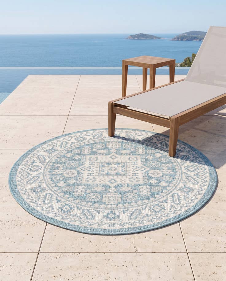 Detail image of 3' x 3' Easy-Clean Aztec Indoor / Outdoor Round Rug