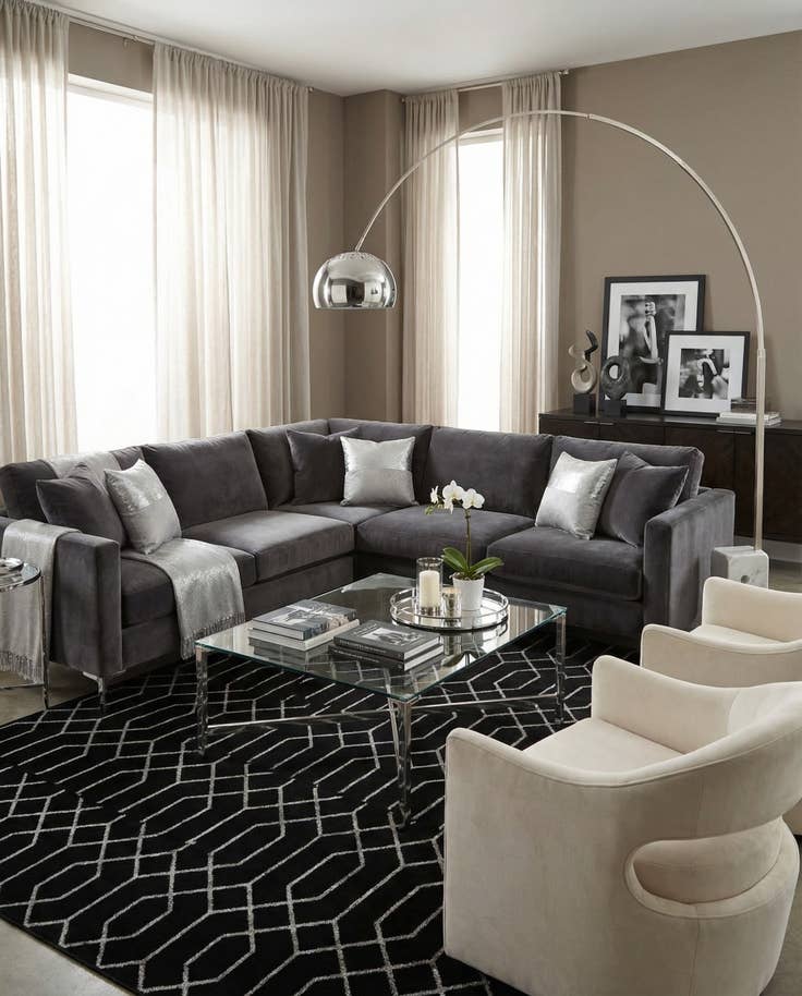 Detail image of 7' 10 x 10' Marilyn Monroe™ Glam Trellis Rug