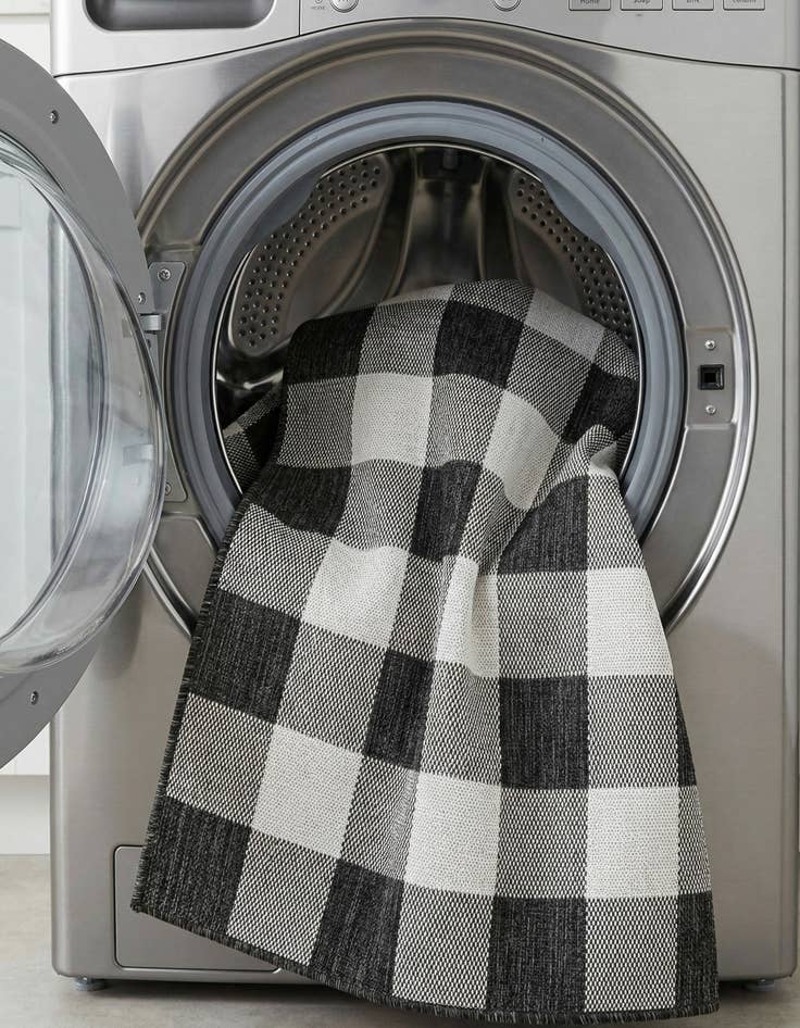 Detail image of  2' x 8'  Washable Checkered Indoor / Outdoor Runner Rug