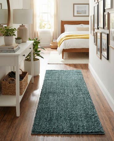  2' 7 x 10' Jill Zarin Shaggy Chic Runner Rug