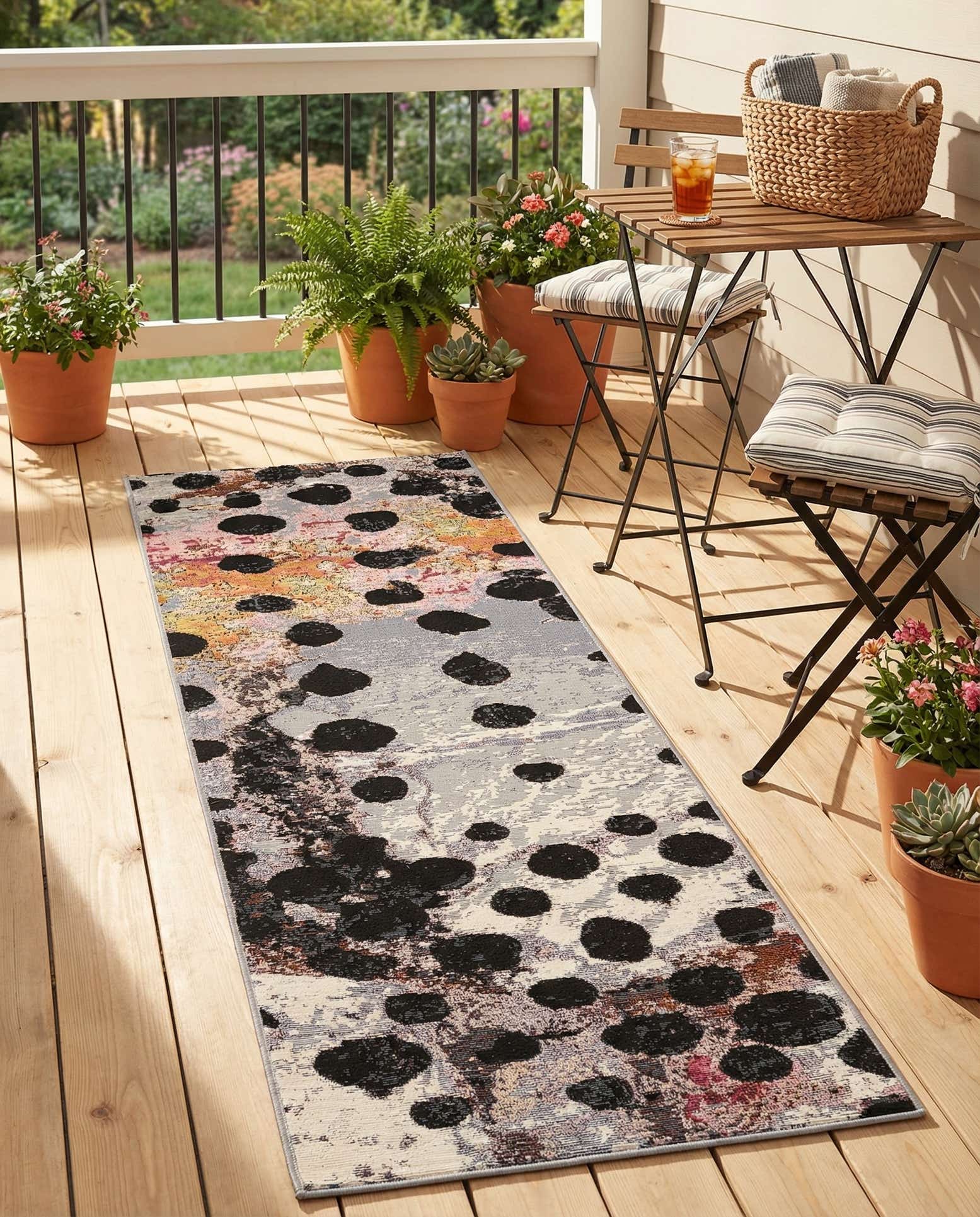 2' x 6' Easy-Clean Modern Indoor / Outdoor Runner Rug