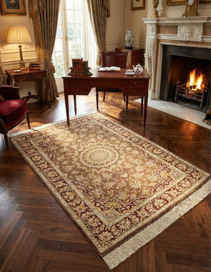 Detail image of 3' 3 x 4' 11 Ghom Silk Rug