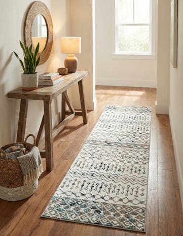 2' 7 x 10' Moroccan Trellis Runner Rug
