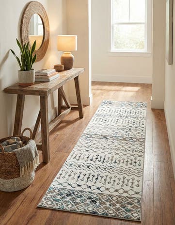 2' 7 x 10' Moroccan Trellis Runner Rug