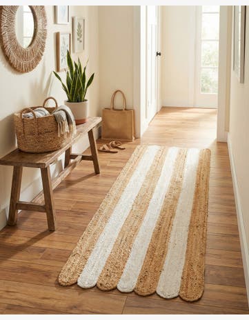 Natural and Ivory Handmade Scallop Braided Jute Runner Rug