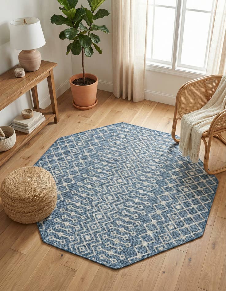 Detail image of  5' 3 x 5' 3  Washable Lattice Indoor / Outdoor Octagon Rug