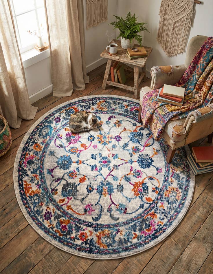 Detail image of 3' 7 x 3' 7 Budapest Round Rug