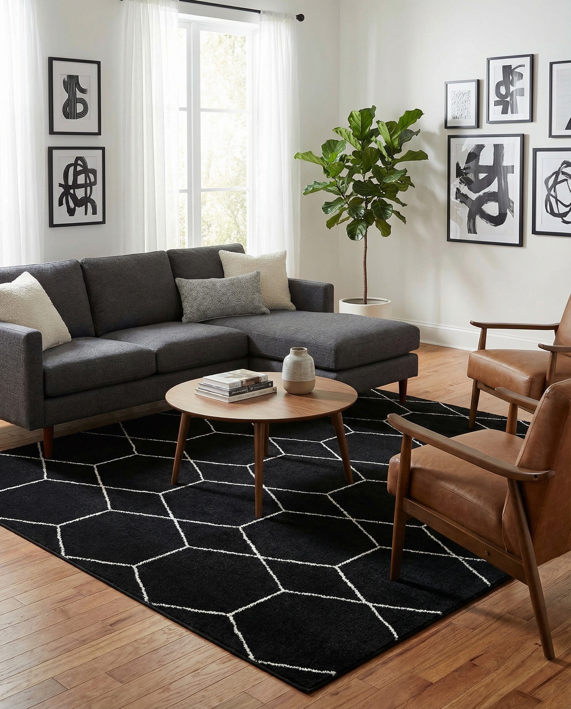  7' 10 x 7' 10 Lattice Frieze Square Rug