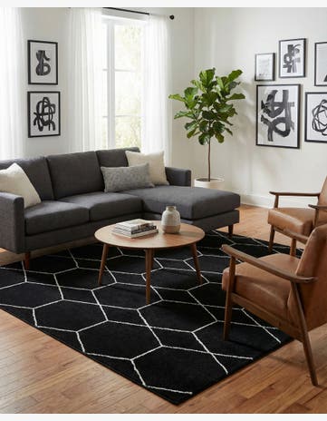 7' 10 x 7' 10 Lattice Frieze Square Rug