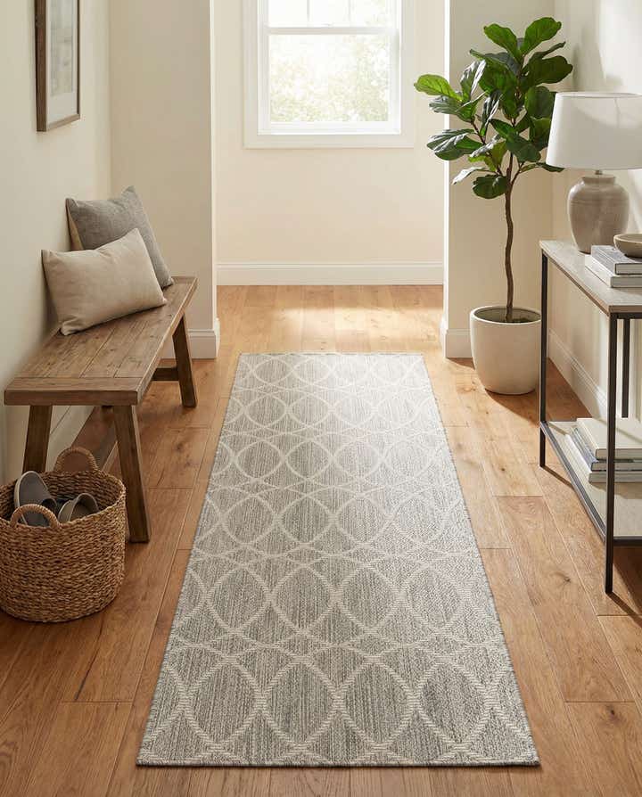 2' x 6' Easy-Clean Lattice Indoor / Outdoor Runner Rug