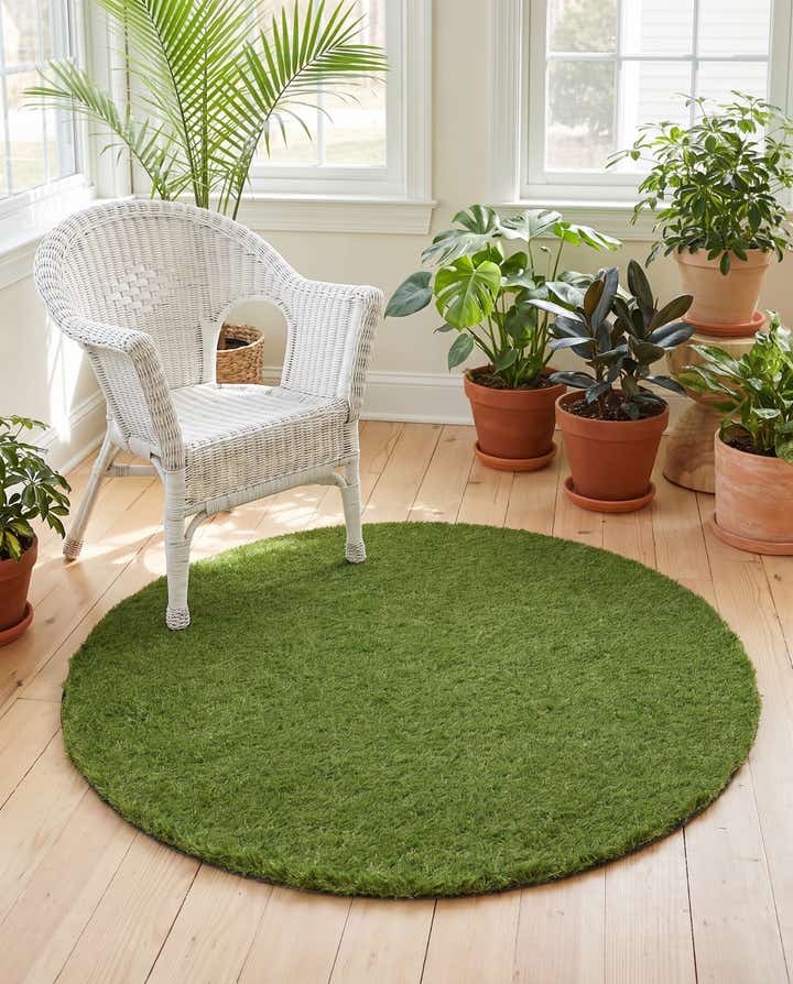 4' x 4' Easy-Clean Grass Indoor / Outdoor Round Rug