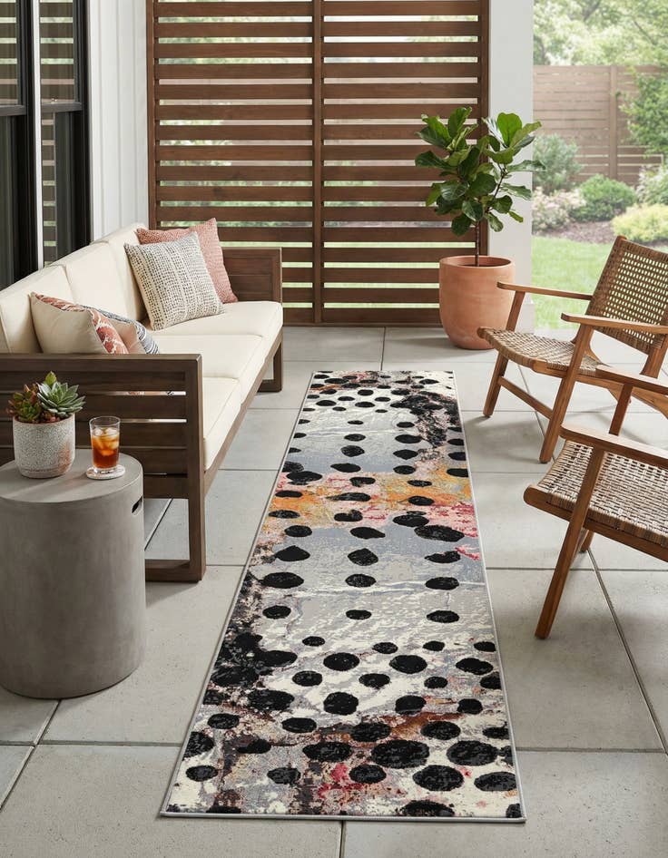 Detail image of 2' 7 x 12' Easy-Clean Modern Indoor / Outdoor Runner Rug