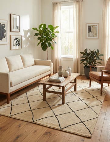 5' 5 x 8' 2 Hand Knotted Moroccan Wool Rug