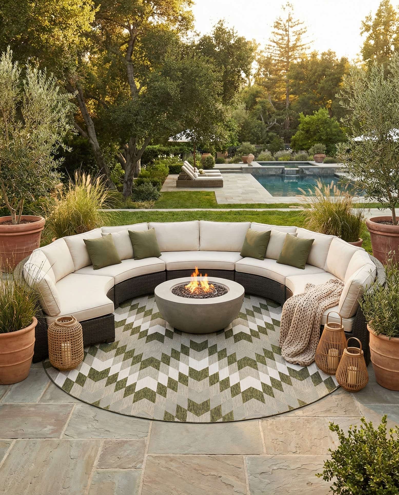 12' x 12' Easy-Clean Modern Indoor / Outdoor Round Rug