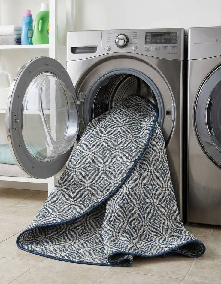 Detail image of 4' x 4'  Washable Trellis Indoor / Outdoor Round Rug