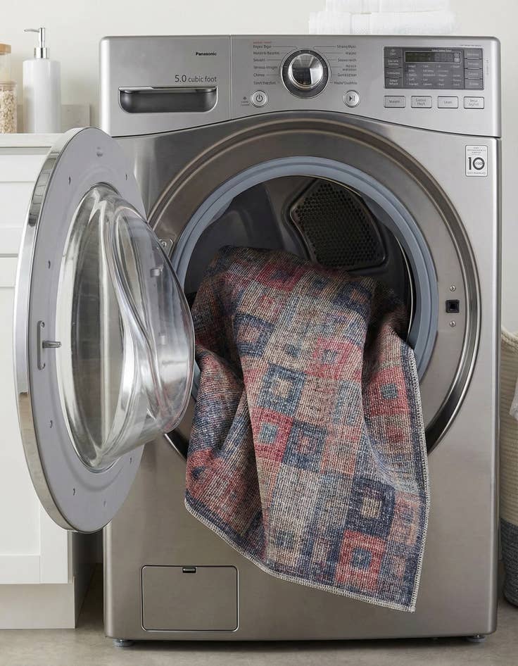 Detail image of 6' x 9'  Washable Sisu Rug