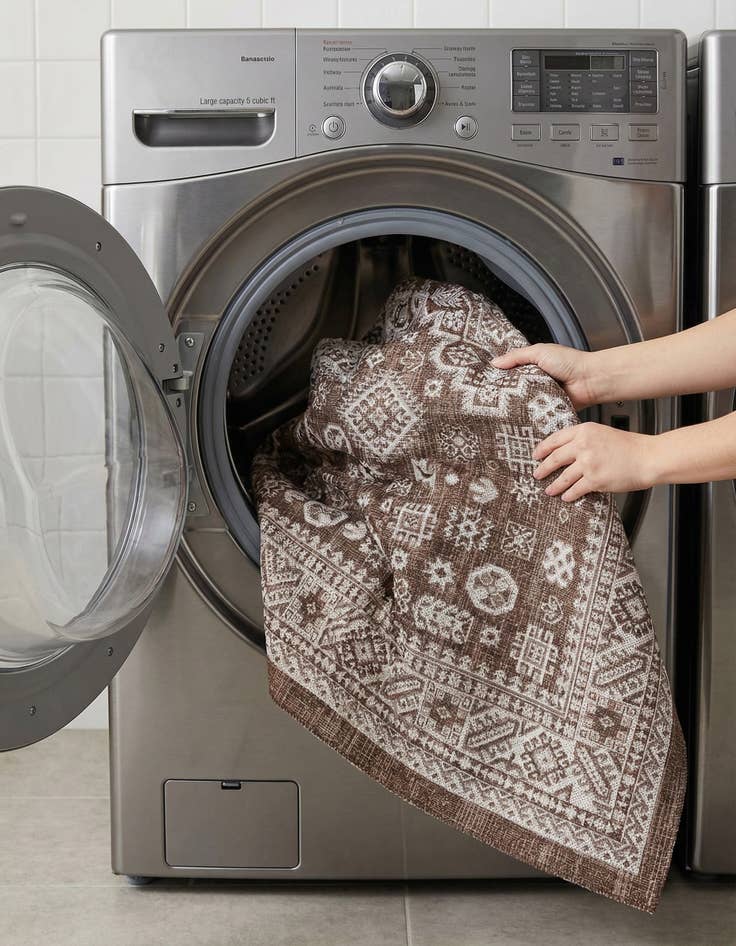 Detail image of 7' 10 x 7' 10  Washable Aztec Indoor / Outdoor Square Rug