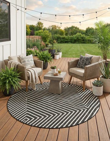 7' 10 x 7' 10 Easy-Clean Modern Indoor / Outdoor Round Rug