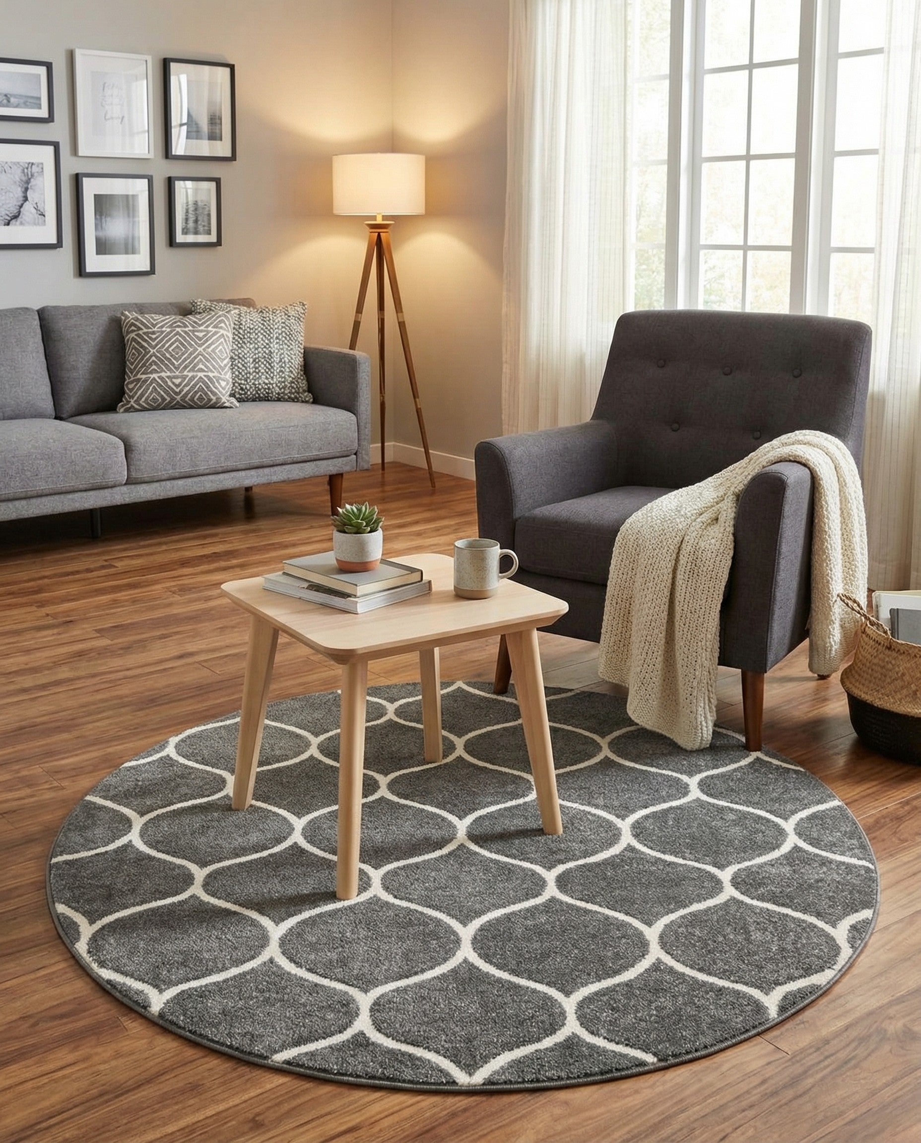  3' x 3' Lattice Frieze Round Rug