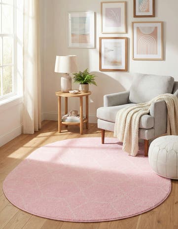 Light Pink Trellis Frieze Oval Rug