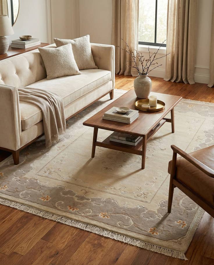 Detail image of 4' 11 x 6' 10 Hand Knotted Darya Wool Rug