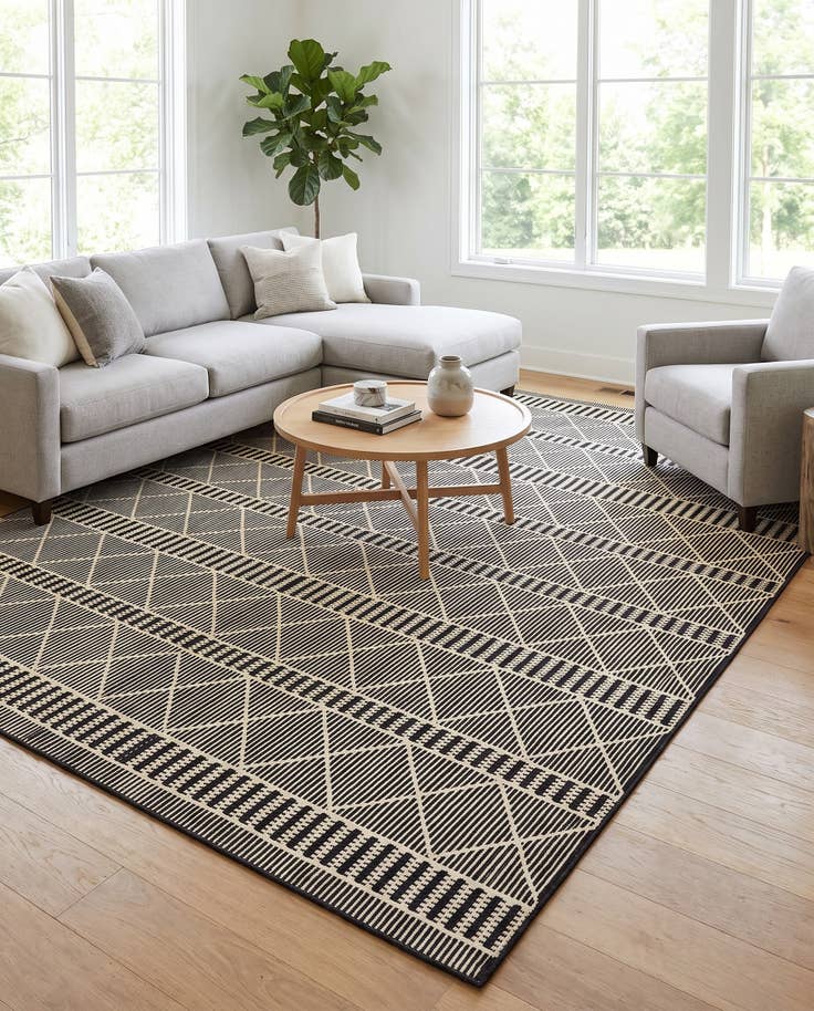 Detail image of 10' x 12' Easy-Clean Lattice Indoor / Outdoor Rug