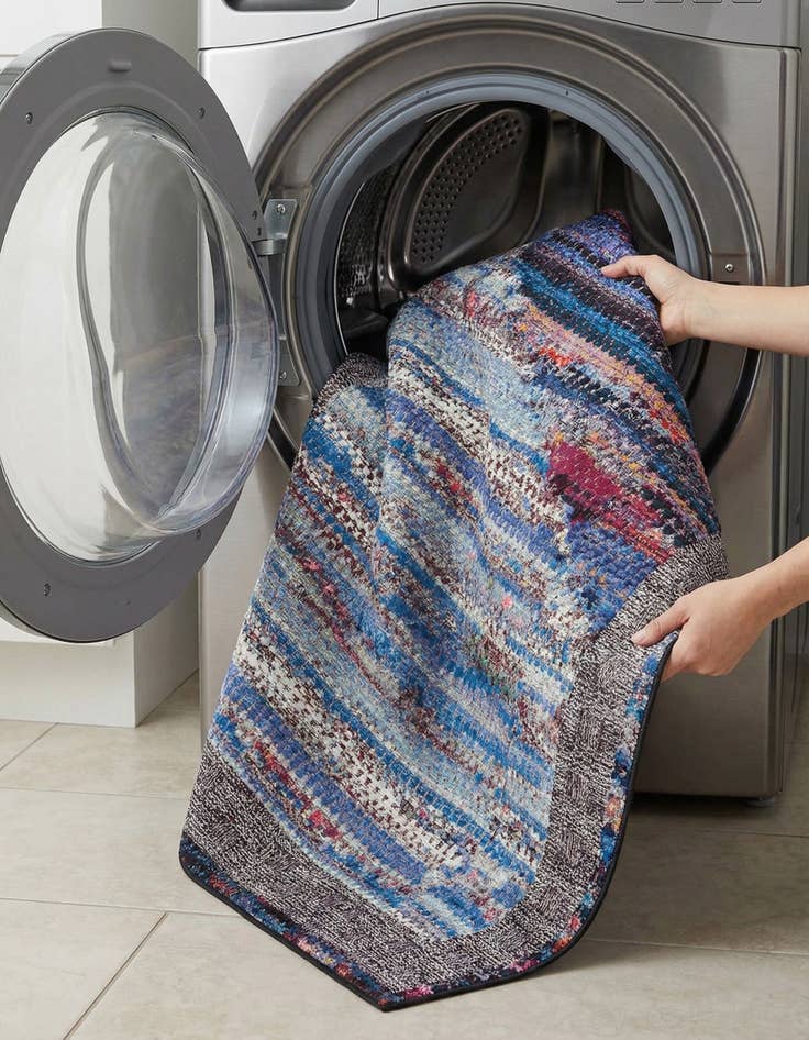 Detail image of  5' x 7'  Washable Modern Indoor / Outdoor Rug