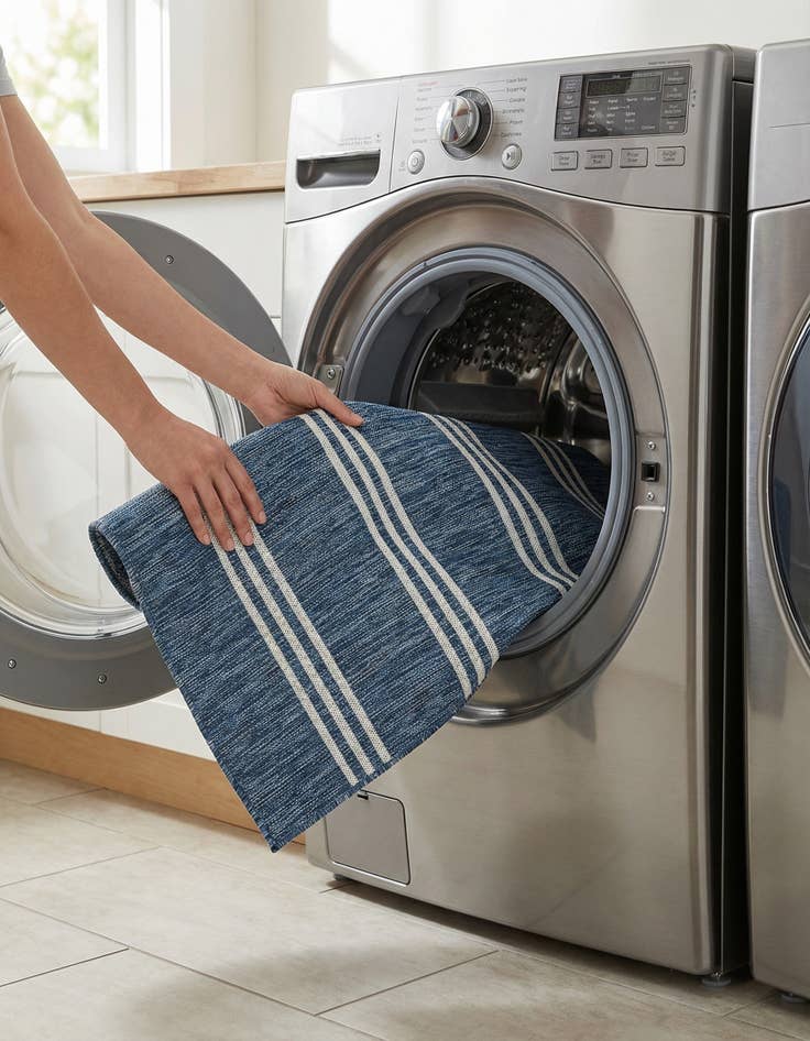 Detail image of 1' 4 x 1' 4  Washable Jill Zarin Anguilla Indoor / Outdoor Sample Rug