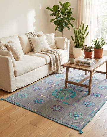 4' 1 x 5' 6 Hand Woven Kilim Suzani Wool Rug