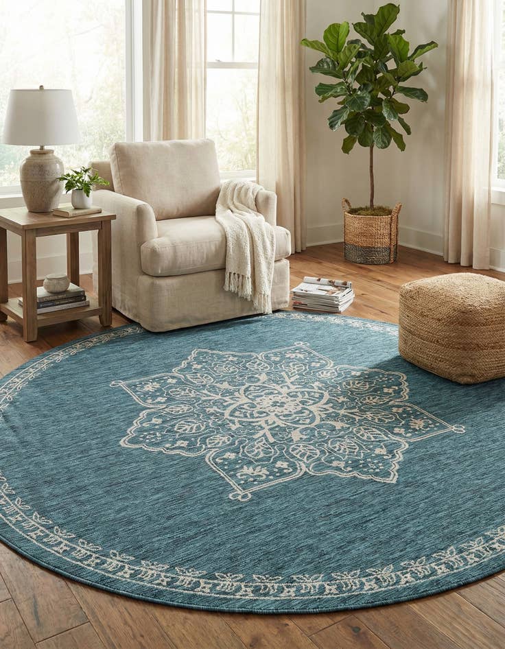 Detail image of 10' x 10' Easy-Clean Traditional Indoor / Outdoor Round Rug