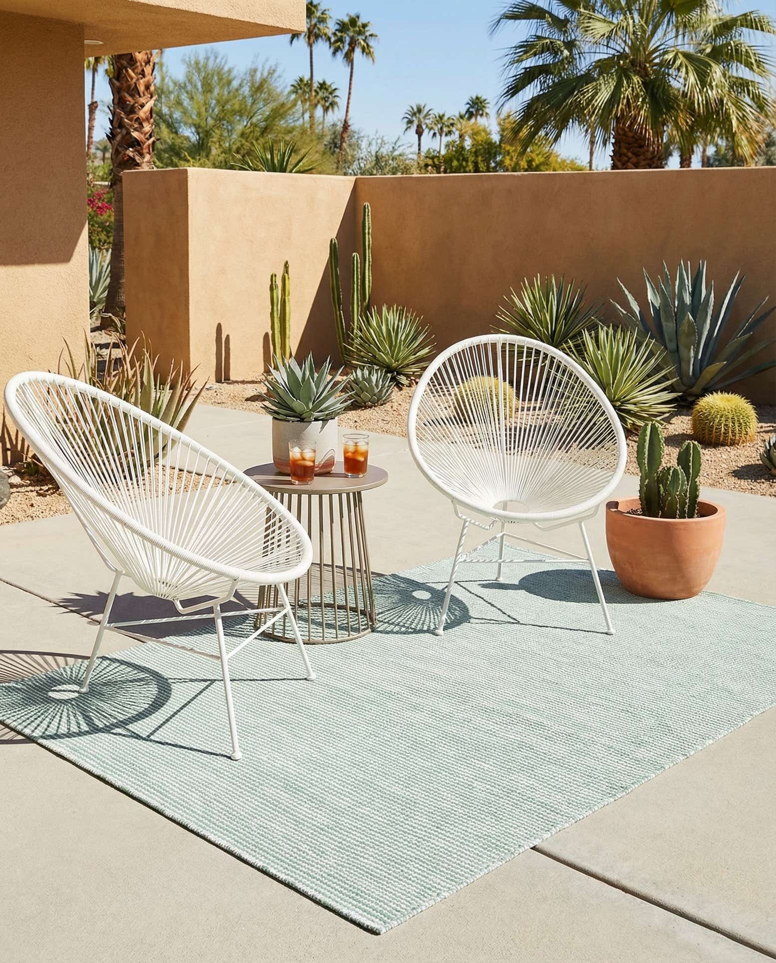 4' 1 x 6' 1 Easy-Clean Jill Zarin Palm Springs Indoor / Outdoor Rug