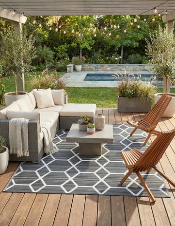 7' 10 x 10' Easy-Clean Vista Breeze Indoor / Outdoor Rug