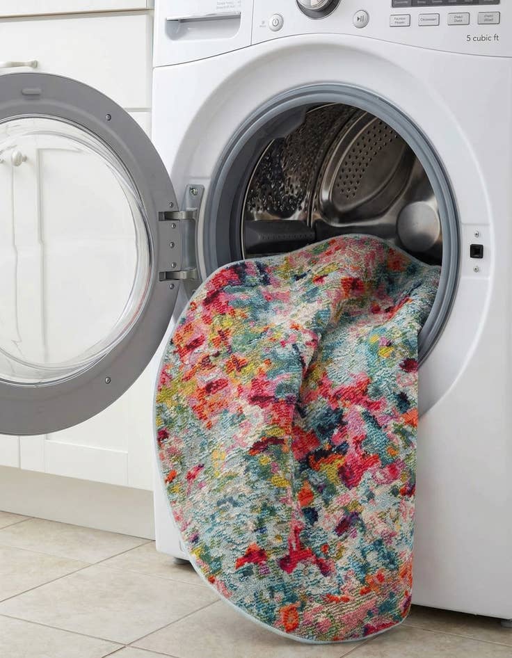 Detail image of 3' 3 x 3' 3  Washable Spectrum Round Rug