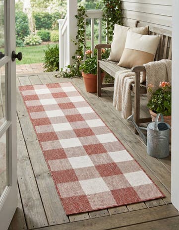 2' x 8' Easy-Clean Checkered Indoor / Outdoor Runner Rug