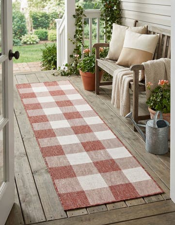 2' x 8' Easy-Clean Checkered Indoor / Outdoor Runner Rug