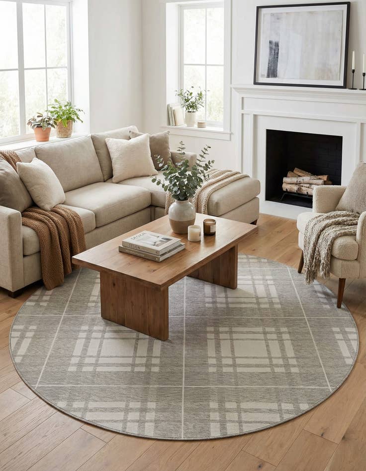 Detail image of  7' 10 x 7' 10  Washable Checkered Indoor / Outdoor Round Rug