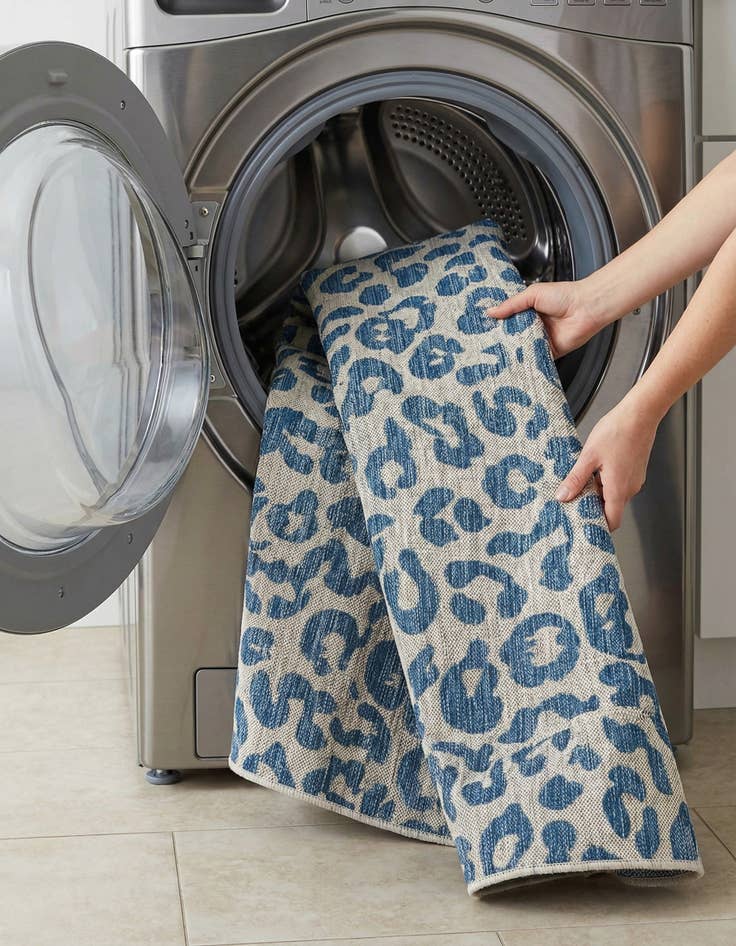 Detail image of  6' x 6'  Washable Safari Indoor / Outdoor Square Rug