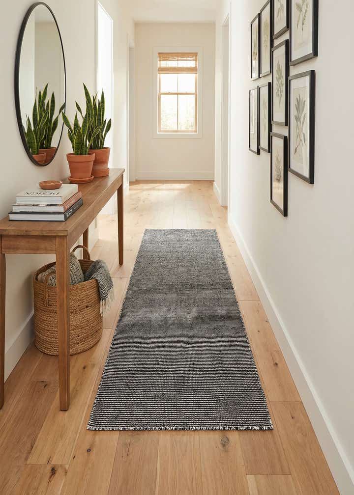 2' 7 x 8' Easy-Clean Jill Zarin Palm Springs Indoor / Outdoor Runner Rug