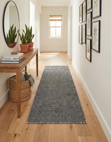 2' 7 x 8' Easy-Clean Jill Zarin Palm Springs Indoor / Outdoor Runner Rug