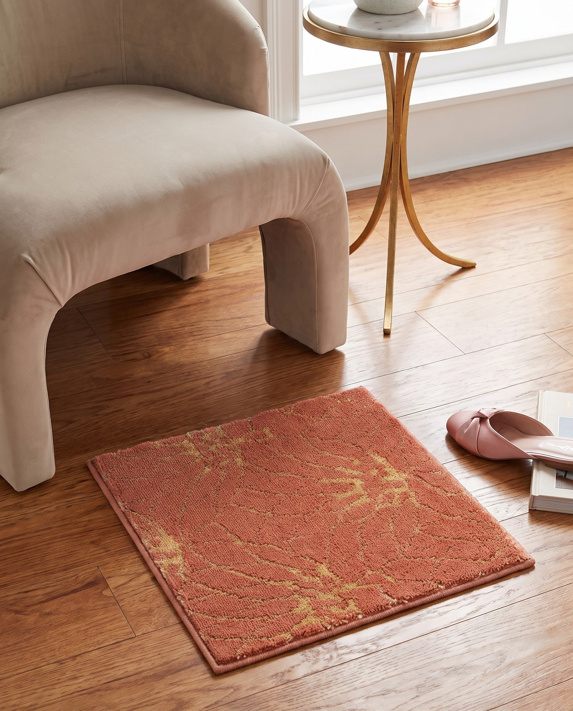 1' 4 x 1' 4 Marilyn Monroe™ Glam Dahlia Sample Rug