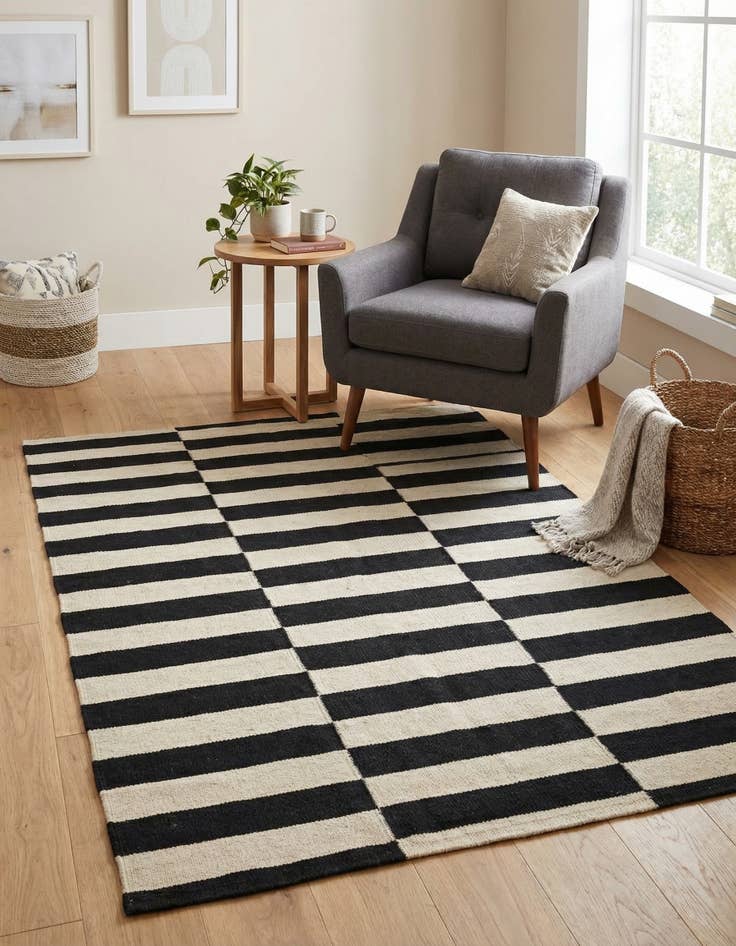 Detail image of 3' 4 x 4' 9  Hand Woven Kilim Modern Wool Rug