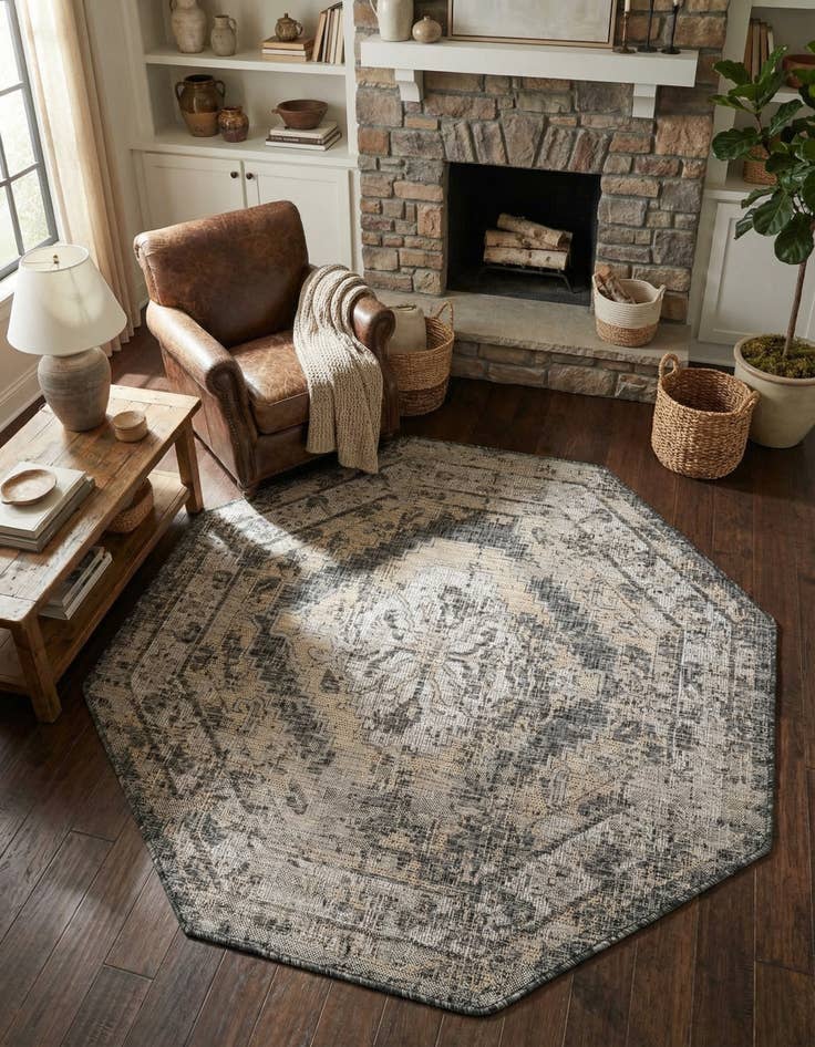 Detail image of 5' 3 x 5' 3  Washable Traditional Indoor / Outdoor Octagon Rug
