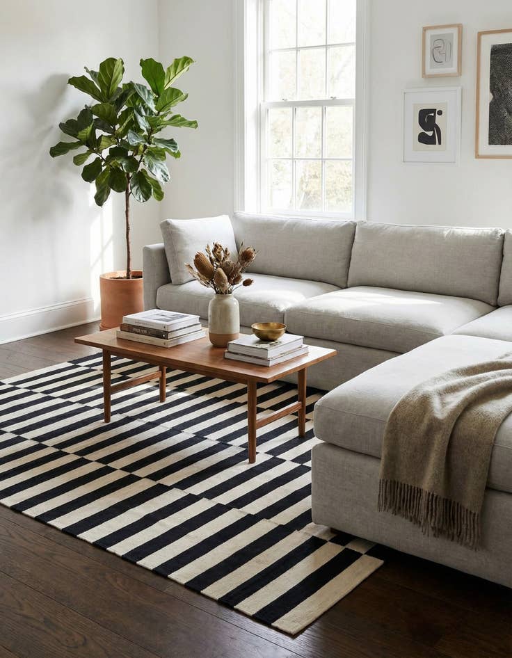 Detail image of  5' 6 x 7' 9  Hand Woven Kilim Modern Wool Rug